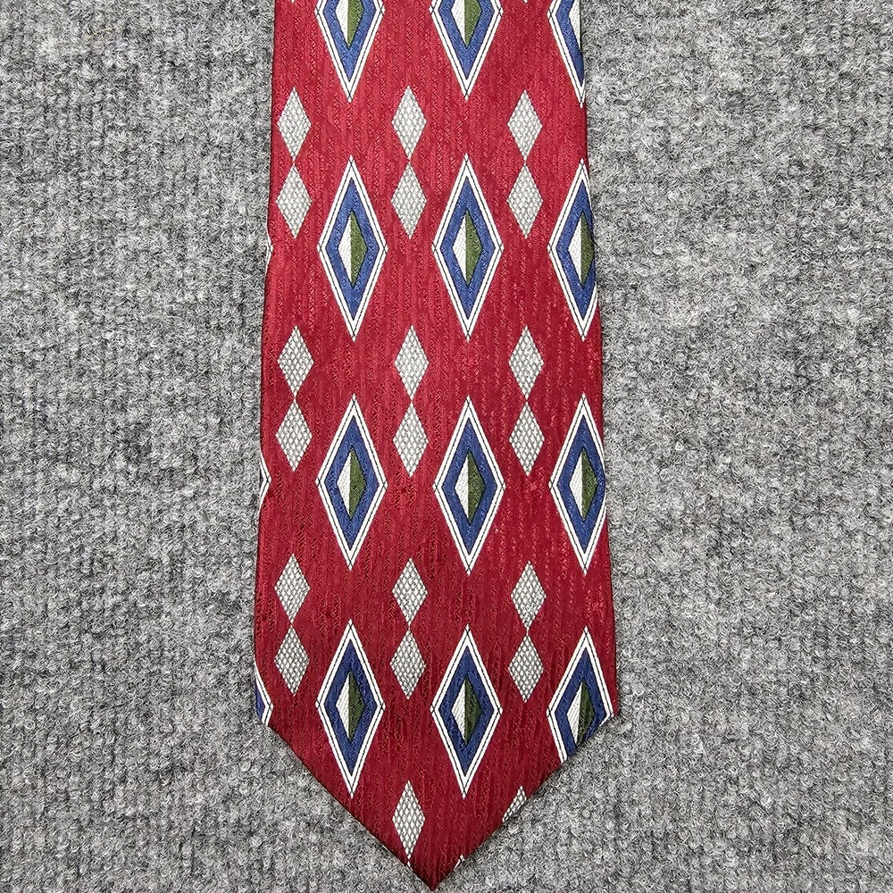 Albert Nipon Men's Necktie Red Diamonds 100% Silk Made in‎ USA